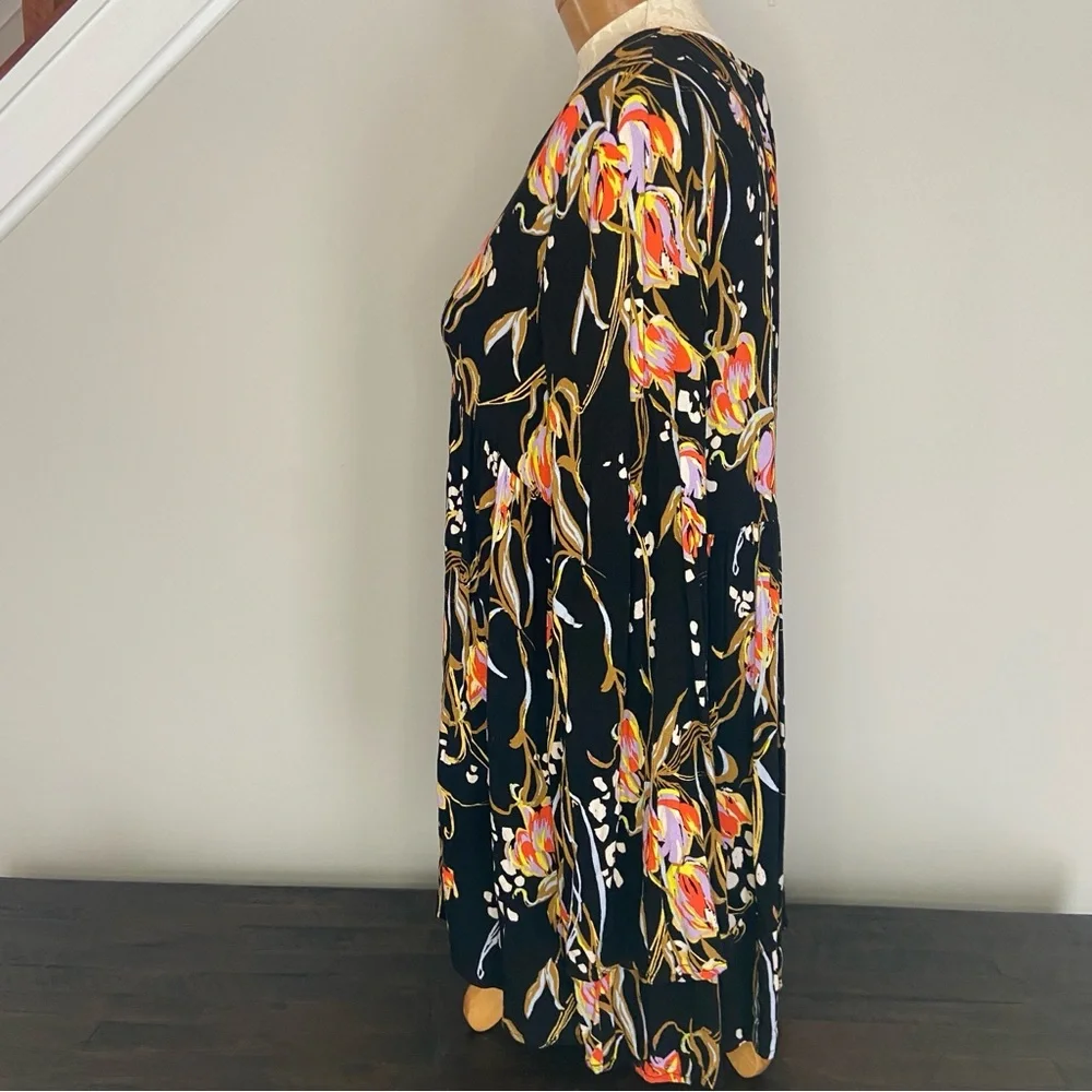 Free People Bella Printed Black Onyx Floral Tunic Size Medium